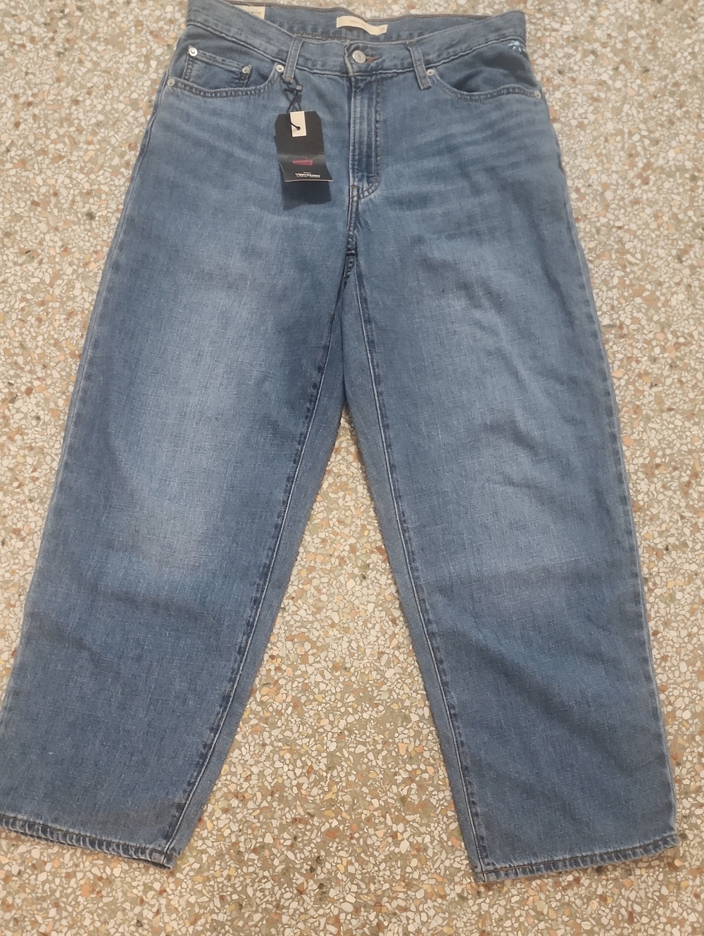 Levi's Women's Relaxed Straight-Leg Medium Blue Jeans